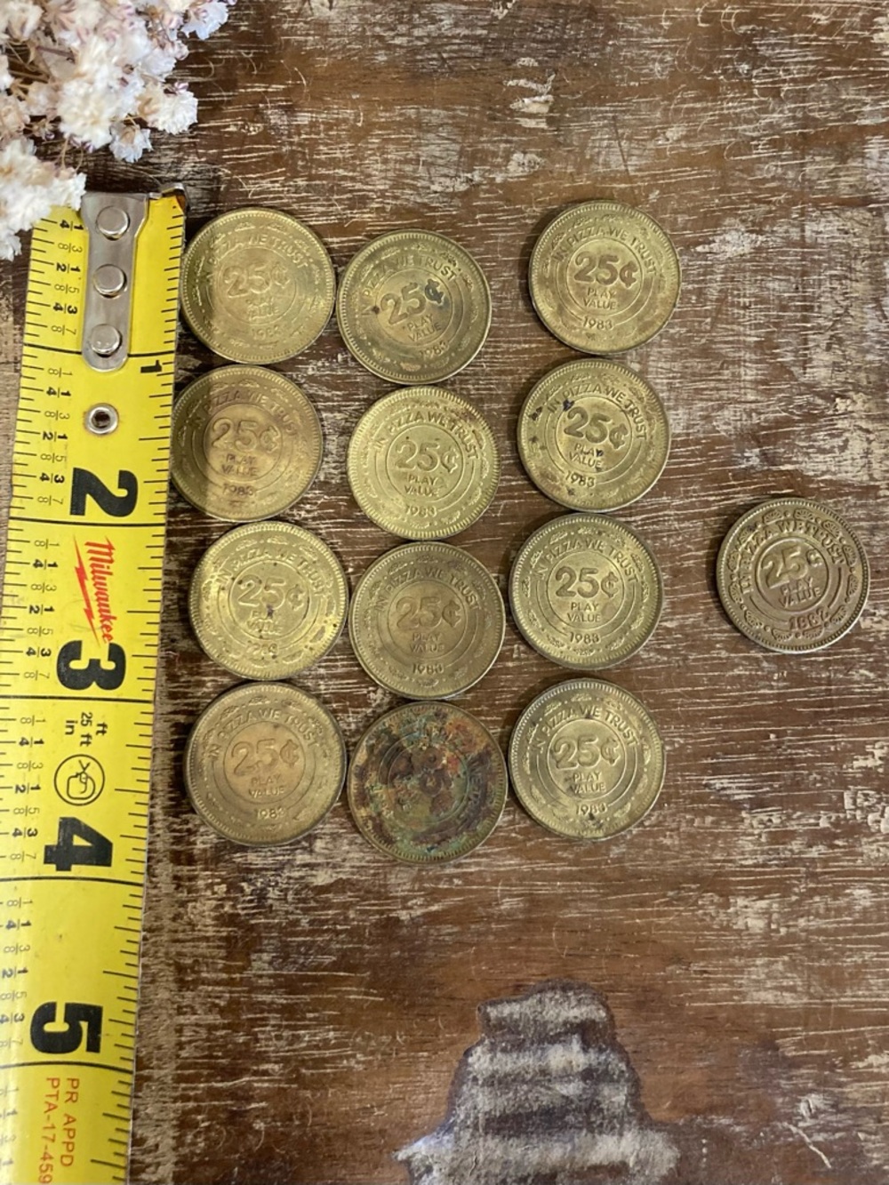 13 Vintage Chuck E. Cheese Coins 1982 and 1983 - Picture 15 of 15